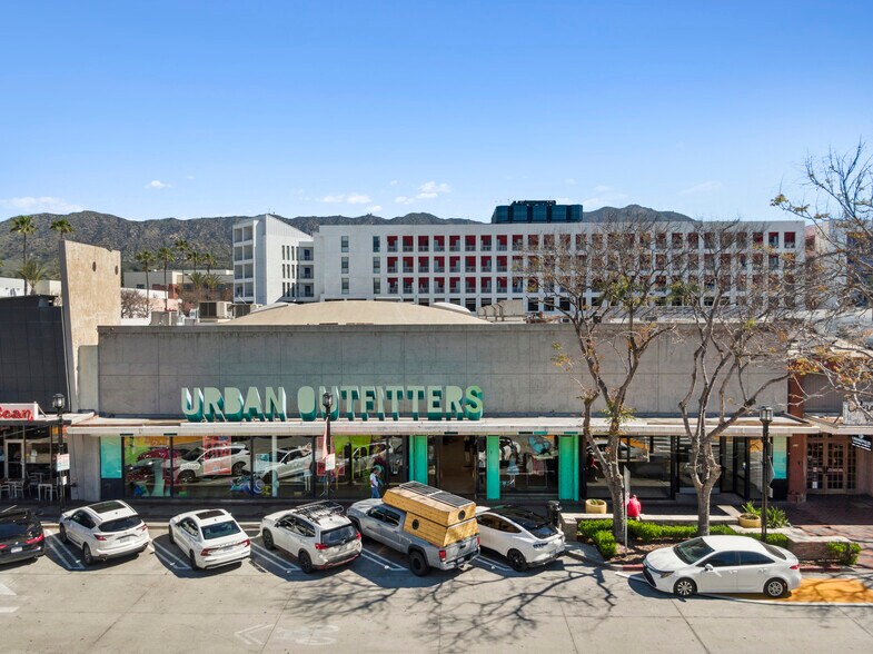 More Photos Of 328-330 N San Fernando Blvd, Burbank Storefront For Lease