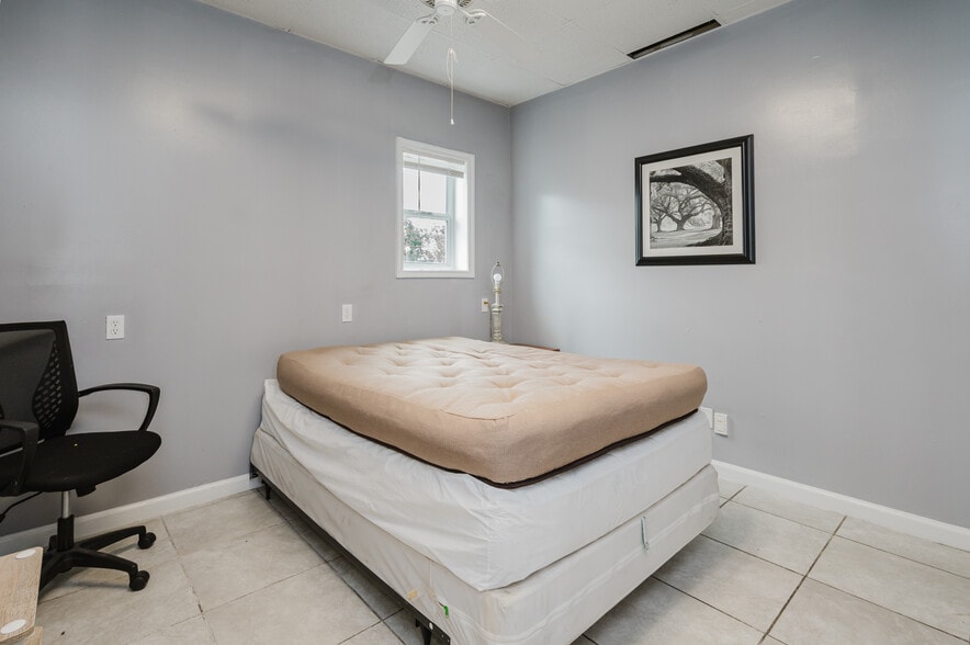 More Photos Of 2817 Bessemer Rd, Birmingham Freestanding For Sale