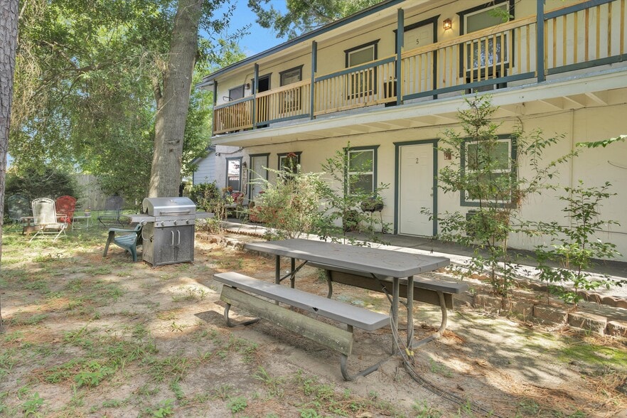 Primary Photo Of 1107 Palestine St, Conroe Apartments For Sale