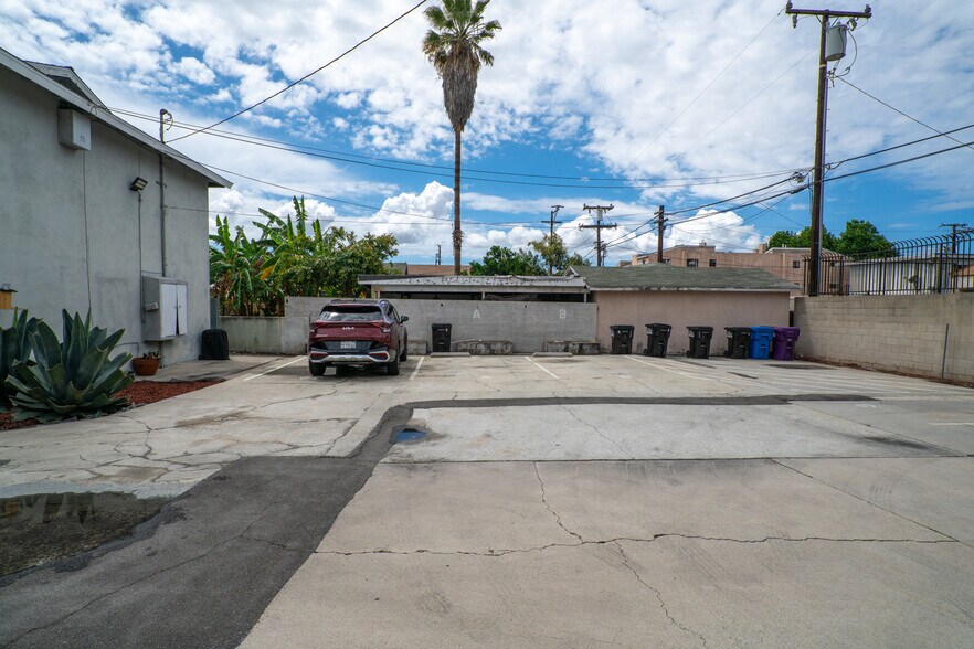 More Photos Of 6641 Hammond Ave, Long Beach Apartments For Sale