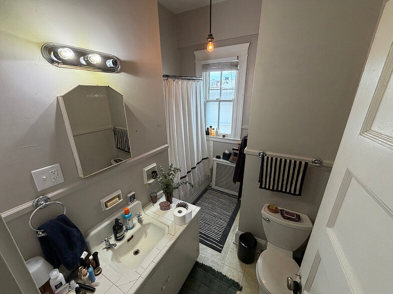 More Photos Of 211 E Peace St, Raleigh Apartments For Sale