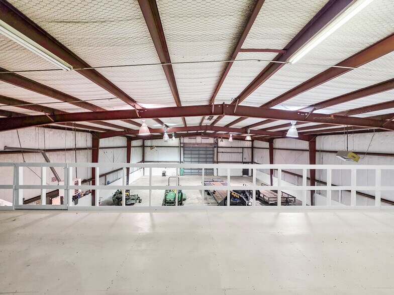 More Photos Of 7387 TX-164 Hwy, Buffalo Warehouse For Lease