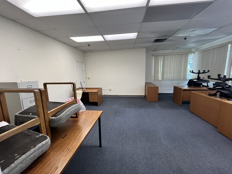 More Photos Of 14 Dartmouth St, Malden Office For Lease