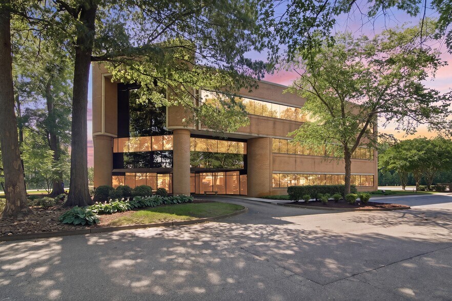 More Photos Of 300 Medical Pky, Chesapeake Medical For Lease