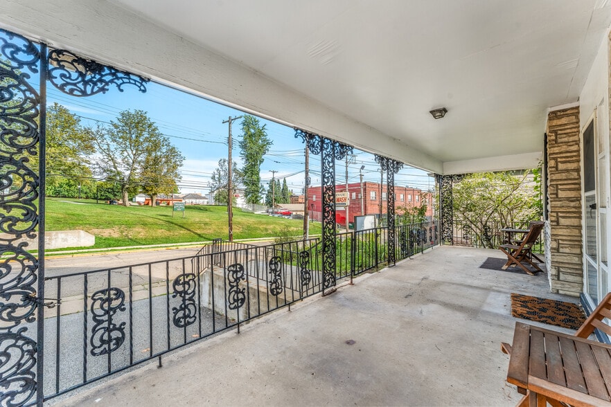 More Photos Of 35 N Balph Ave, Pittsburgh Medical For Sale