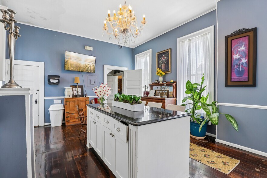 More Photos Of 421 Howard St, San Antonio Hospitality For Sale