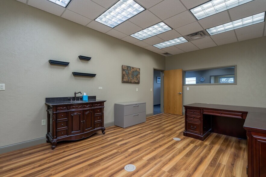 More Photos Of 120 Augusta Ct N, Mankato General Retail For Sale