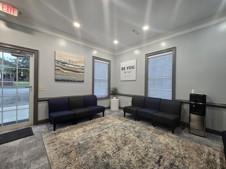 More Photos Of 114 Adris Pl, Dothan Office For Lease