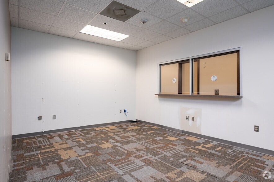 More Photos Of 7501 Boulder View Dr, North Chesterfield Unknown For Lease