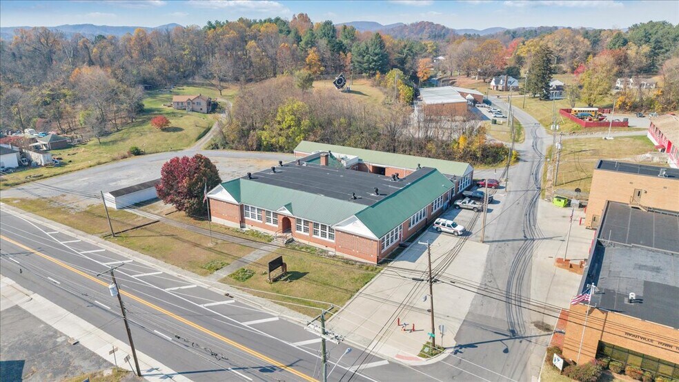 Primary Photo Of 5383 Lee Hwy, Troutville Freestanding For Sale