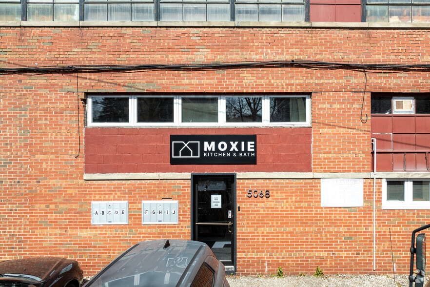 More Photos Of 5066-5070 N Kimberly Ave, Chicago Manufacturing For Lease