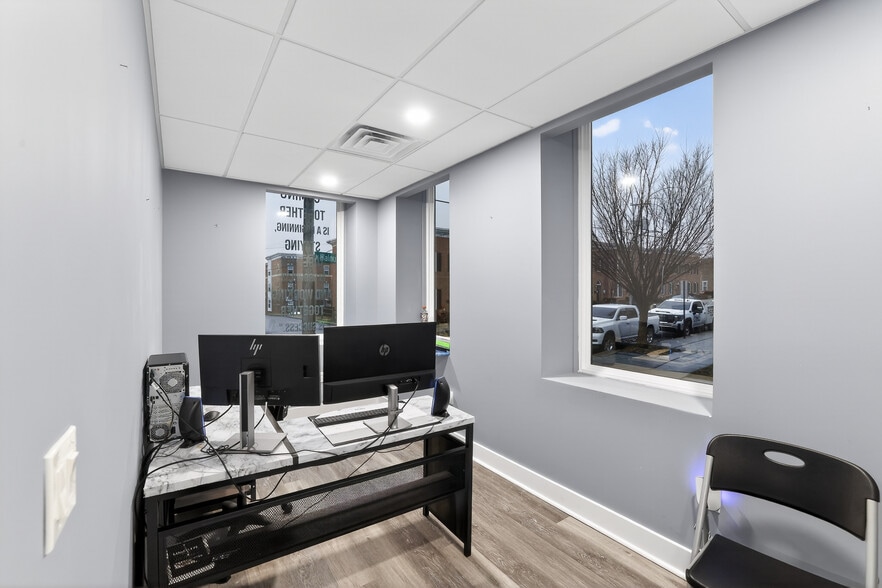 More Photos Of 1501 N Walnut St, Wilmington Office For Sale