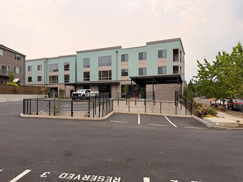 More Photos Of 7650 NW 170th Ave, Portland General Retail For Lease