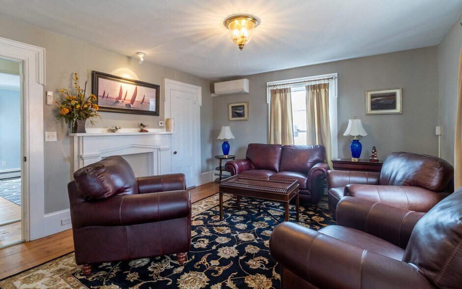 More Photos Of 110 Chapel St, Portsmouth Office For Lease