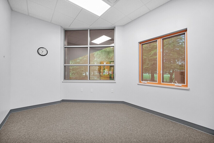 More Photos Of 1416 44th St SW, Wyoming Medical For Sale