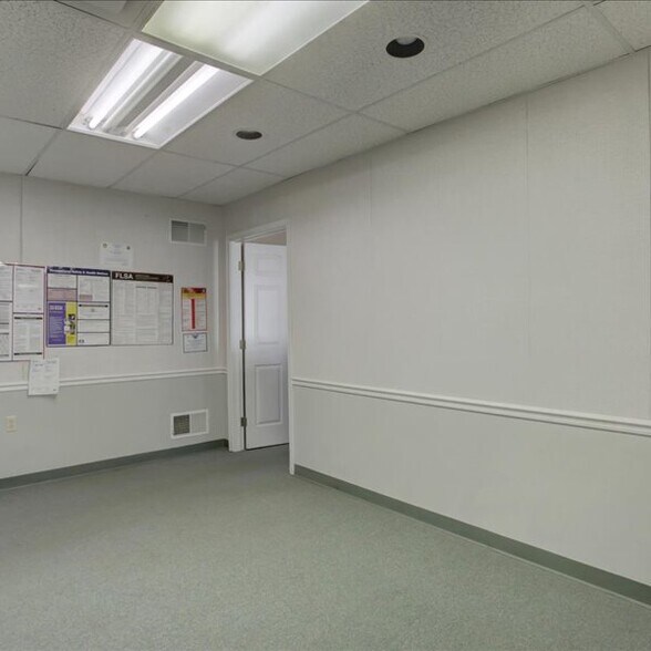 More Photos Of 1137 Kennebec Dr, Chambersburg Office For Lease