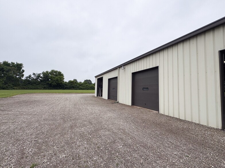 More Photos Of 544 W High St, Edison Auto Dealership For Sale