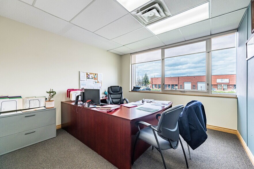 More Photos Of 220 Advance Blvd, Brampton Office For Sale