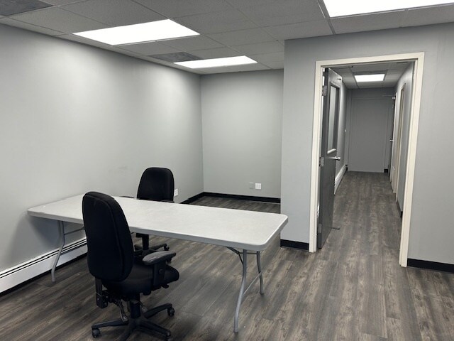 More Photos Of 13913 W Parkway Rd, Cleveland Warehouse For Lease