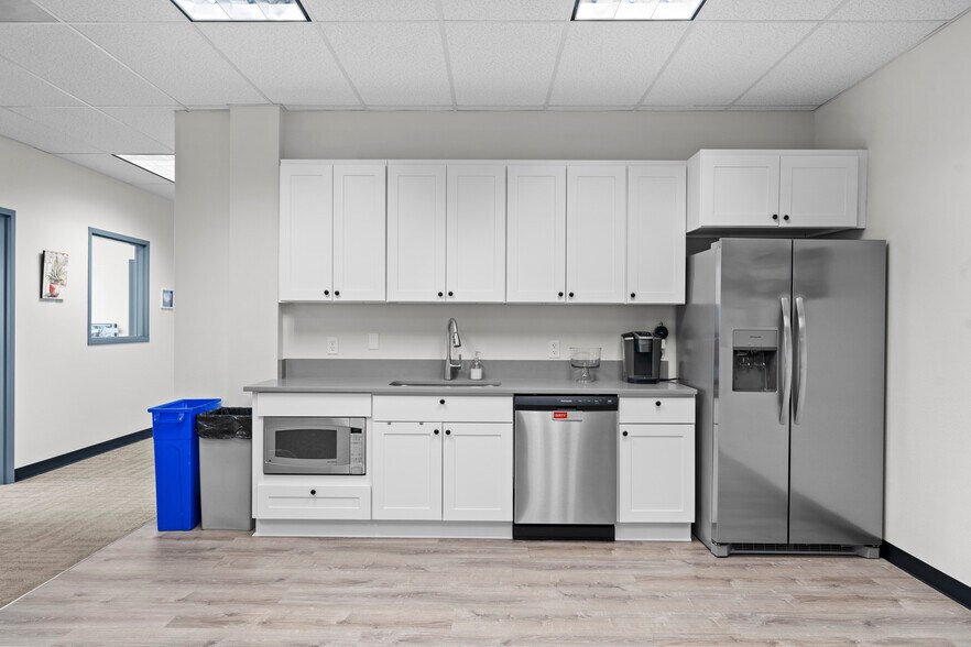 More Photos Of 675 Orchard Heights Rd, Salem Medical For Lease