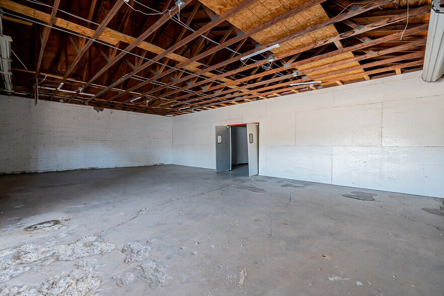 More Photos Of 17230 Cave Creek Rd, Phoenix Storefront For Lease