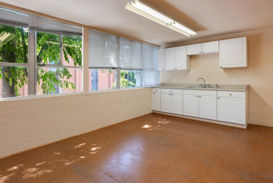 More Photos Of 9024 W Olympic Blvd, Beverly Hills Office For Lease