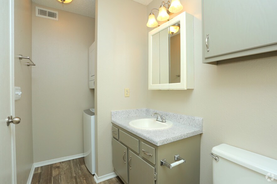More Photos Of 6326 S 107th East Ave, Tulsa Apartments For Sale