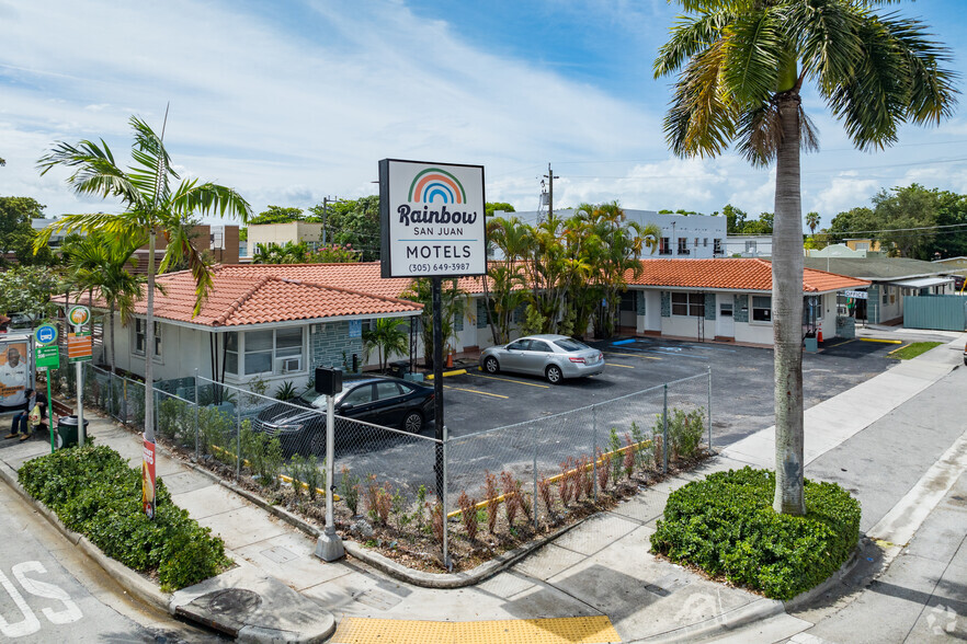 Primary Photo Of 2390 SW 8th St, Miami Hotel For Sale