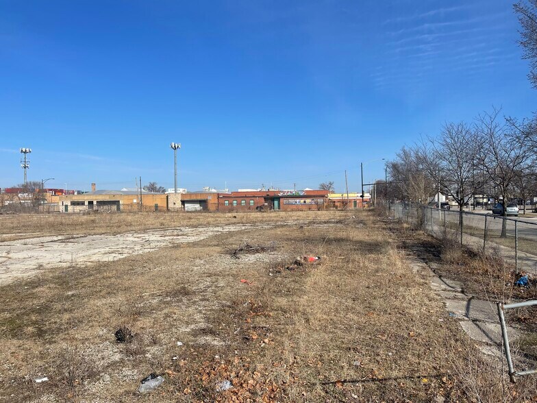 More Photos Of 7600 S Kedzie Ave, Chicago Land For Lease