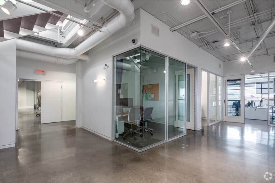 More Photos Of 6750 Av de l'Esplanade, Montréal Office For Lease