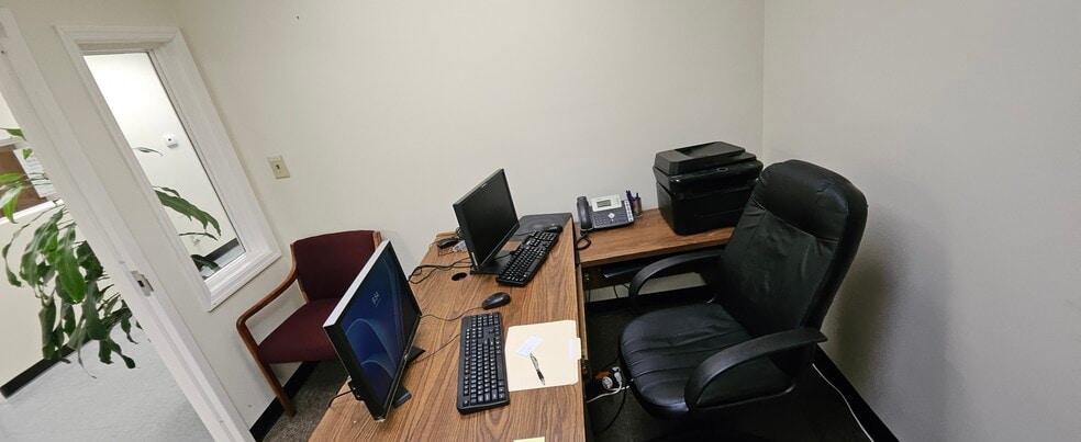 More Photos Of 4917 South Blvd, Charlotte Medical For Lease