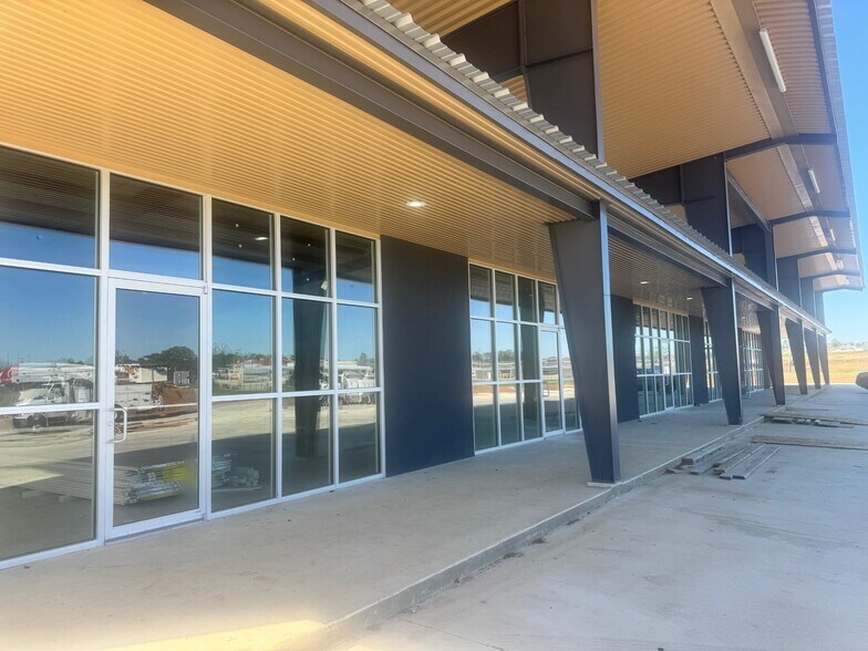 More Photos Of 4380 Roy Rd, Shreveport Flex For Lease