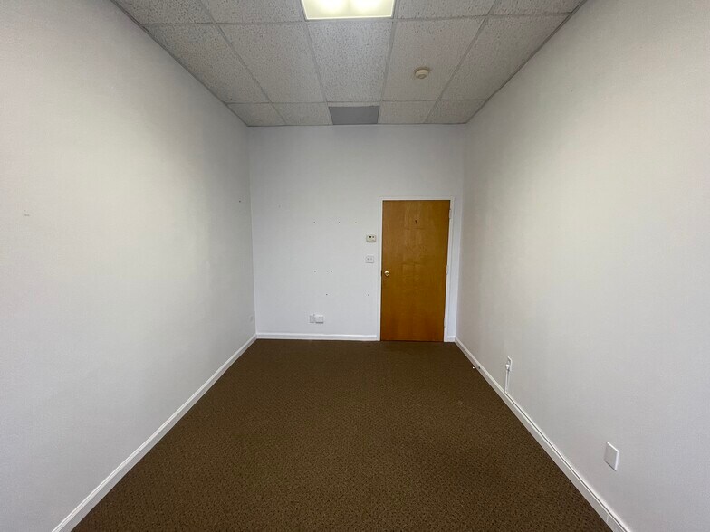 More Photos Of 217-223 E Hartsdale Ave, Hartsdale Storefront Retail Office For Lease