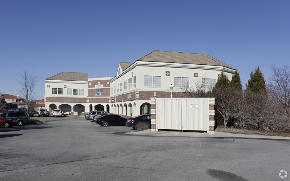 More Photos Of 12710 S Pflumm Rd, Olathe Storefront Retail Office For Lease