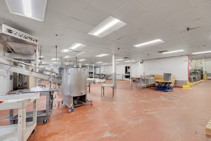 More Photos Of 724 Grand Ave, New Haven Warehouse For Sale