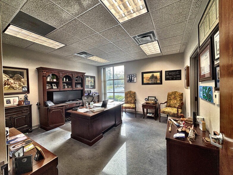 More Photos Of 6400 Peake Rd, Macon-Bibb Office For Sale