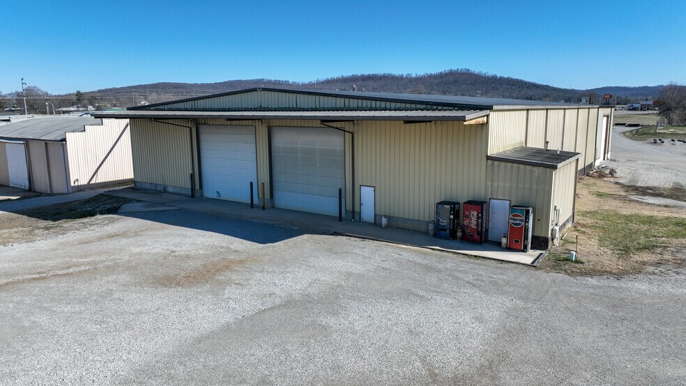 More Photos Of 1921 N Main St, Monticello Unknown For Lease