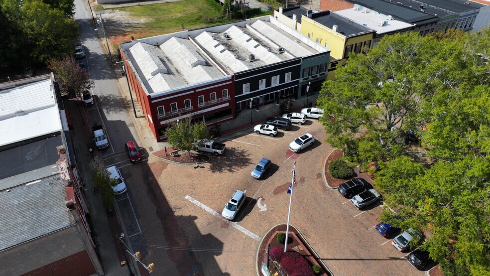 More Photos Of 101 Court Sq, Abbeville Restaurant For Sale