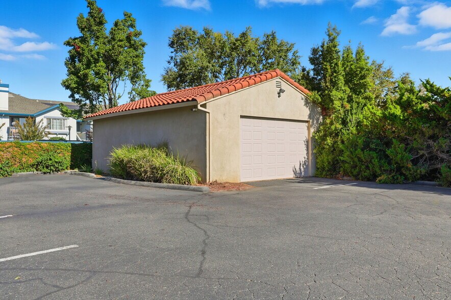More Photos Of 16450 Monterey Rd, Morgan Hill General Retail For Sale