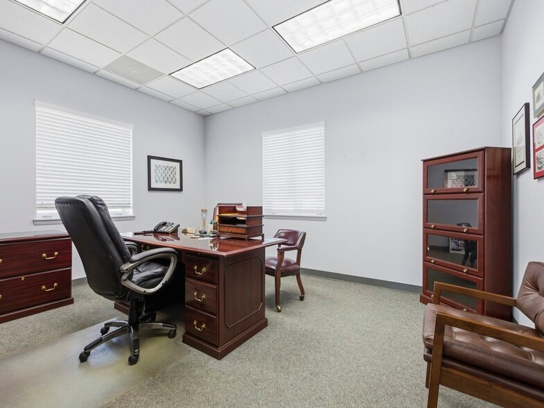 More Photos Of 6062 Lemay Ferry Rd, Saint Louis Warehouse For Sale