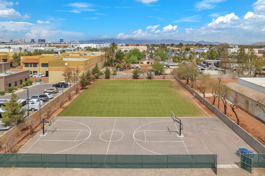 More Photos Of 2130 E Maule Ave, Las Vegas Land For Lease