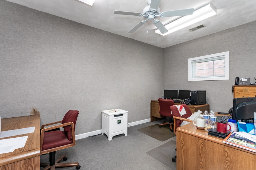 More Photos Of 1186 S State Route 157, Edwardsville Loft Creative Space For Sale