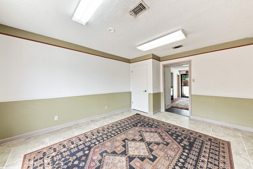 More Photos Of 1131 Babcock Rd, San Antonio Office Residential For Sale