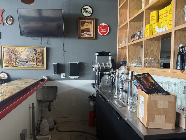 More Photos Of 740-768 Purchase St, New Bedford Restaurant For Lease