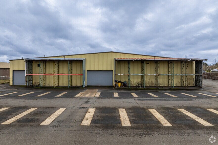 More Photos Of 596 Hoffman Rd, Independence Manufacturing For Sale