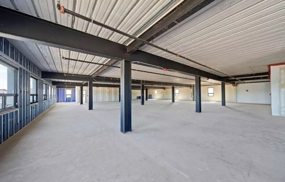 More Photos Of 43 Freeport St, Boston Flex For Lease