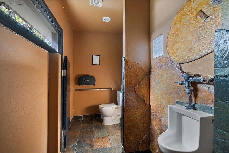 More Photos Of 381 W Guin Rd, Nixa Lodge Meeting Hall For Sale