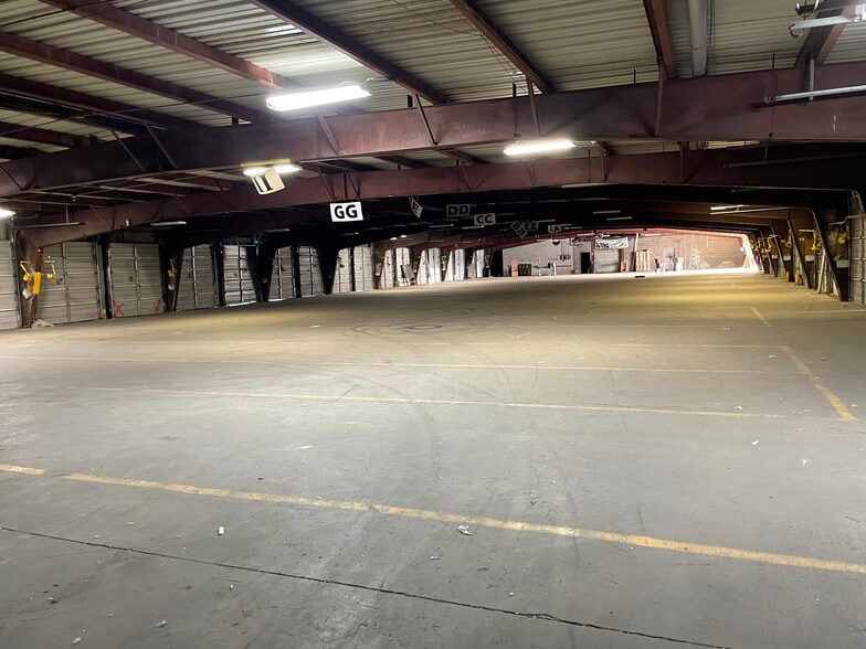 More Photos Of 106 Mooney Dr, Bourbonnais Warehouse For Lease