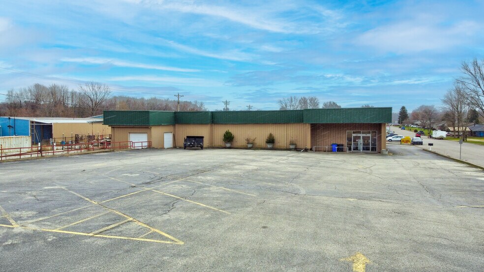 More Photos Of 2015 Payne st, Tell City Light Distribution For Sale