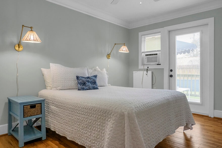 More Photos Of 205 Harper Ave, Carolina Beach Hotel For Sale